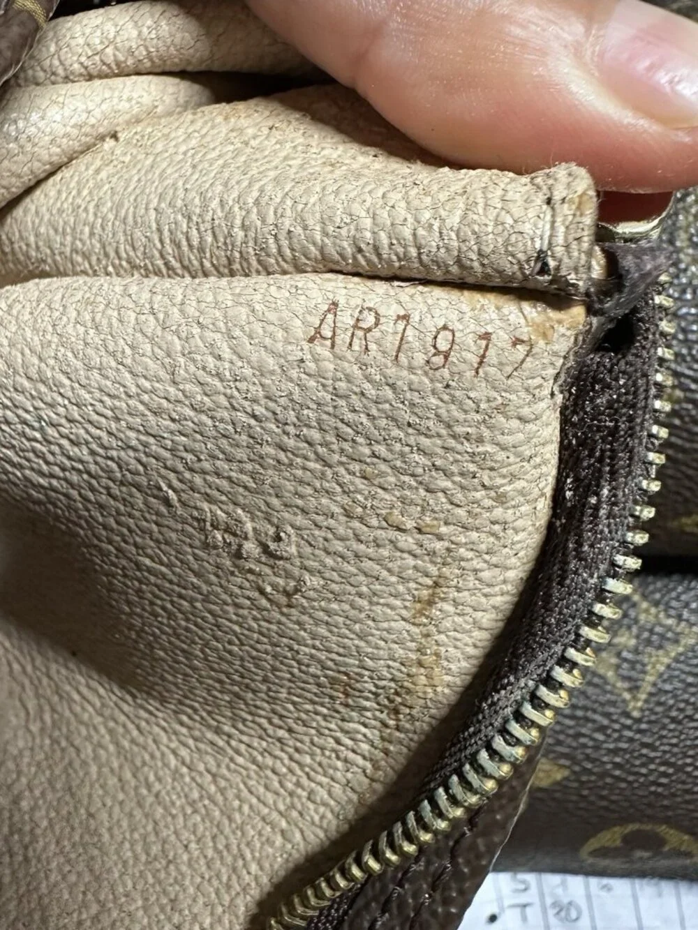 LOUIS VUITTON Monogram Bucket PM Accessory Pouch LV Authentic AR 1917 - Picture 13 of 13